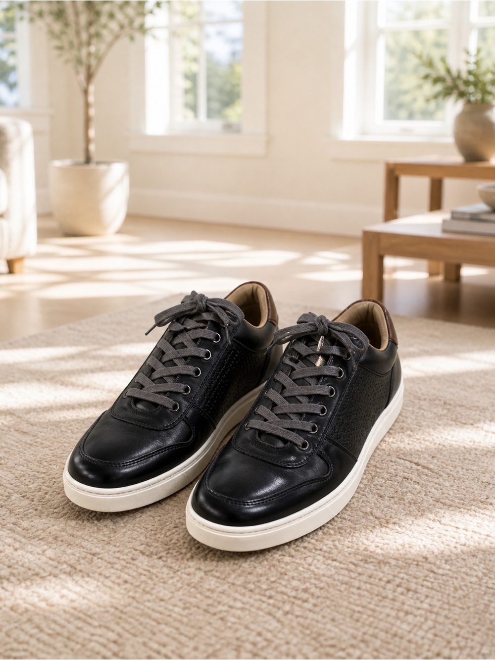 Florsheim Men's Black Leather Casual Sneakers - Classic Low-Top size 12M EUC